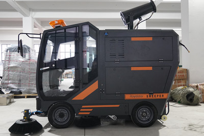 荣事达清扫车